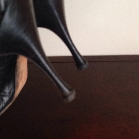 Michael Kors Crocodile Pumps - Picture 5 of 5